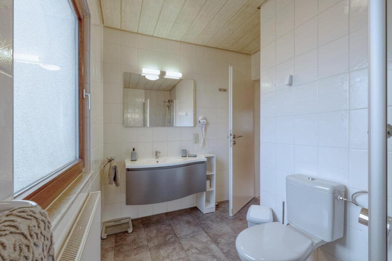 Seepark Kirchheim Ferienhaus Bei Anne Mit Sauna Bagian luar foto