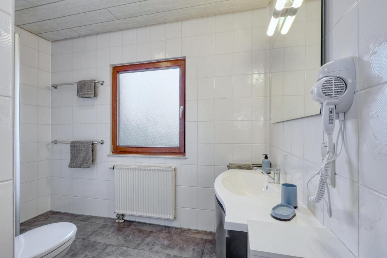Seepark Kirchheim Ferienhaus Bei Anne Mit Sauna Bagian luar foto